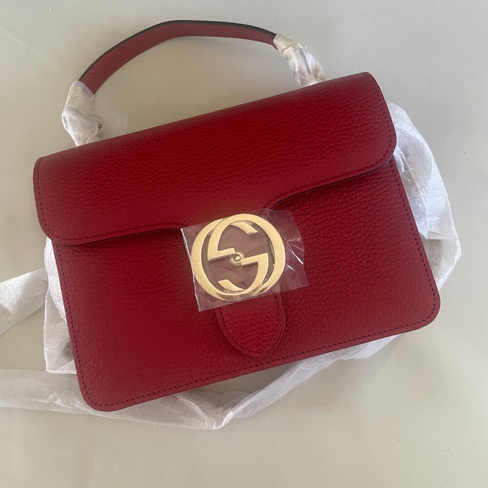 NWT GUCCI Interlocking GG BOUTIQUE Red Leather Crossbody Chain Bag
